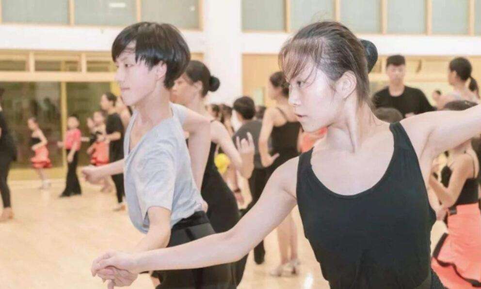 dвh(yun)ˇg(sh)I(y)W(xu)У